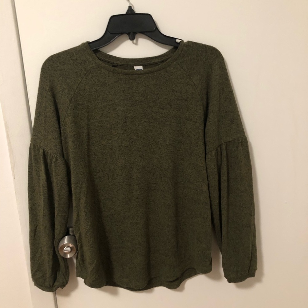 Old Navy long sleeve 💚